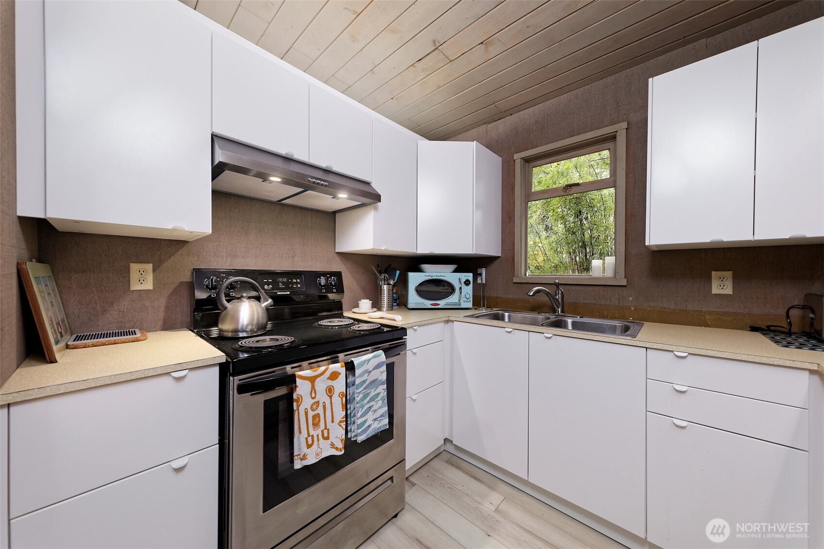 731 E Promontory Road Property Photo 12