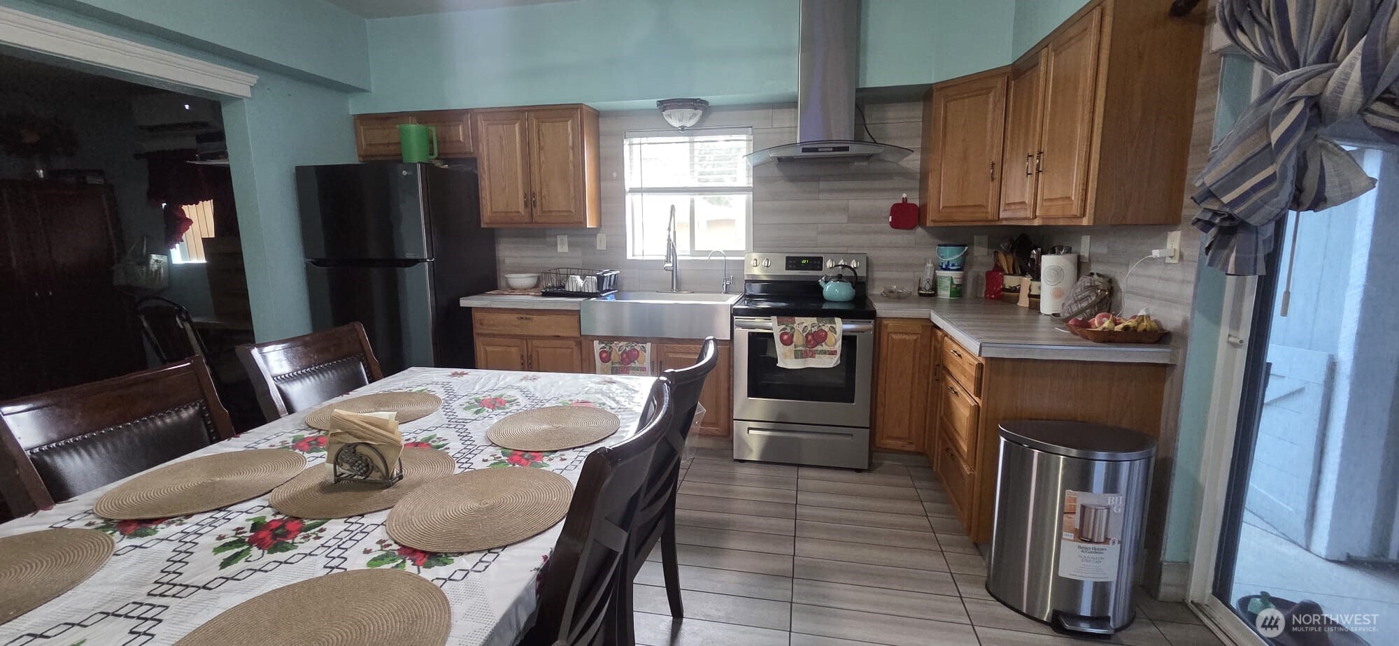 245 E Cedar Street Property Photo 6