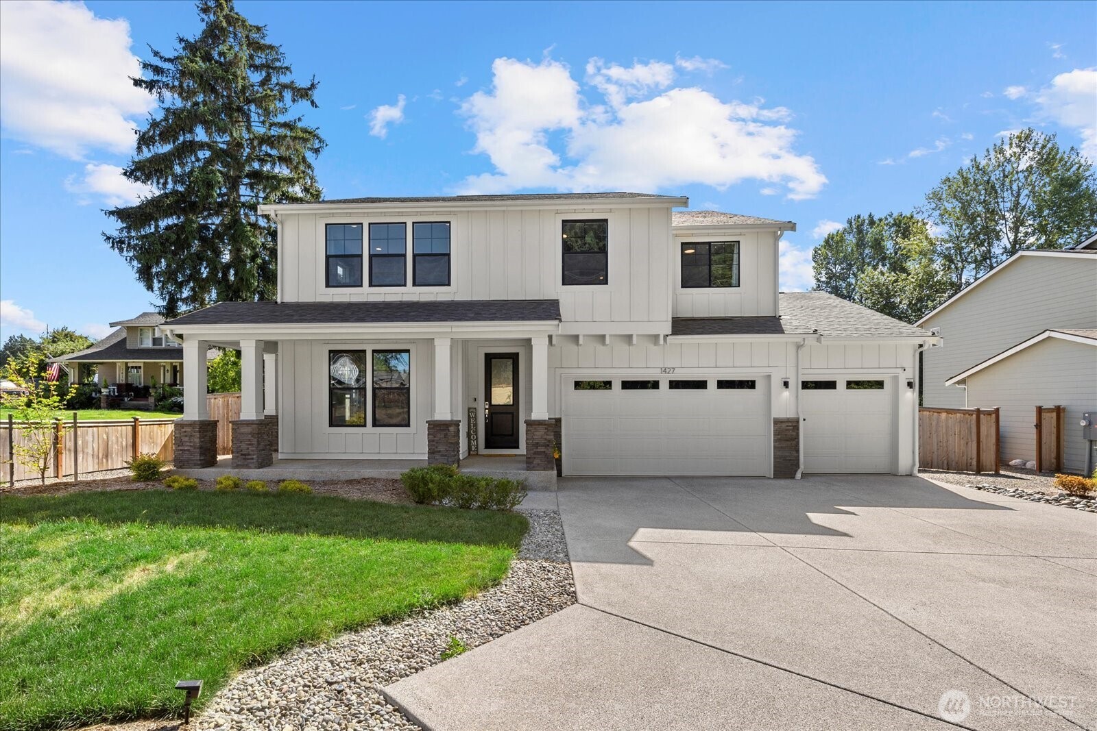 1427 114th Avenue Property Photo 3