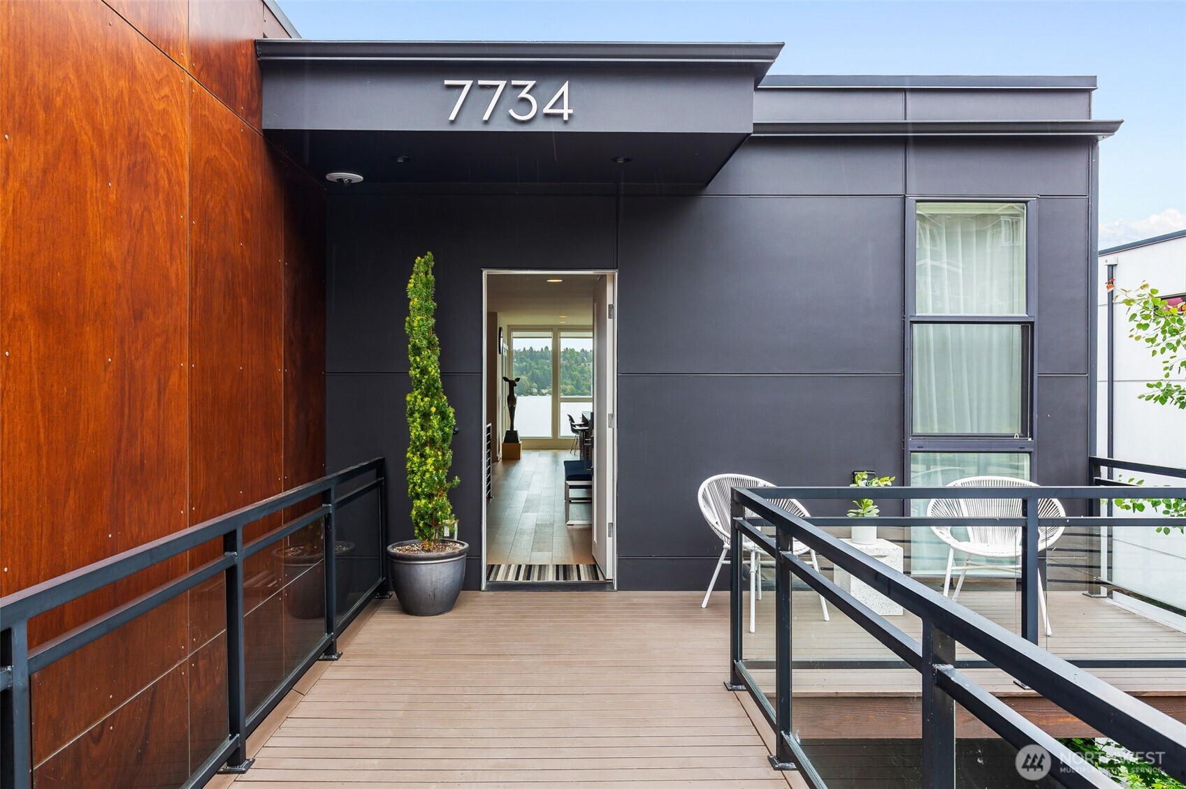 7734 Seward Park Avenue Property Photo 4