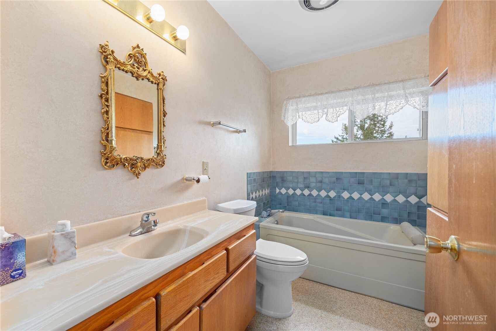 985 Guffy Road Property Photo 14