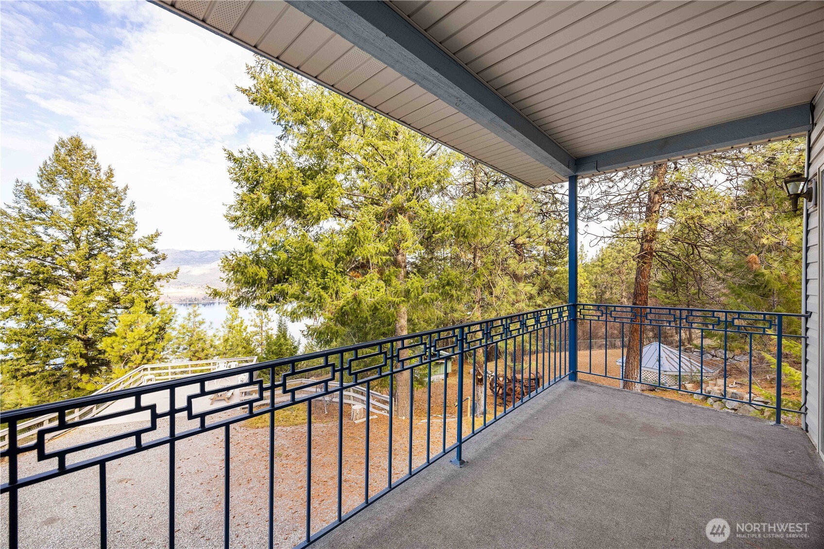 985 Guffy Road Property Photo 24