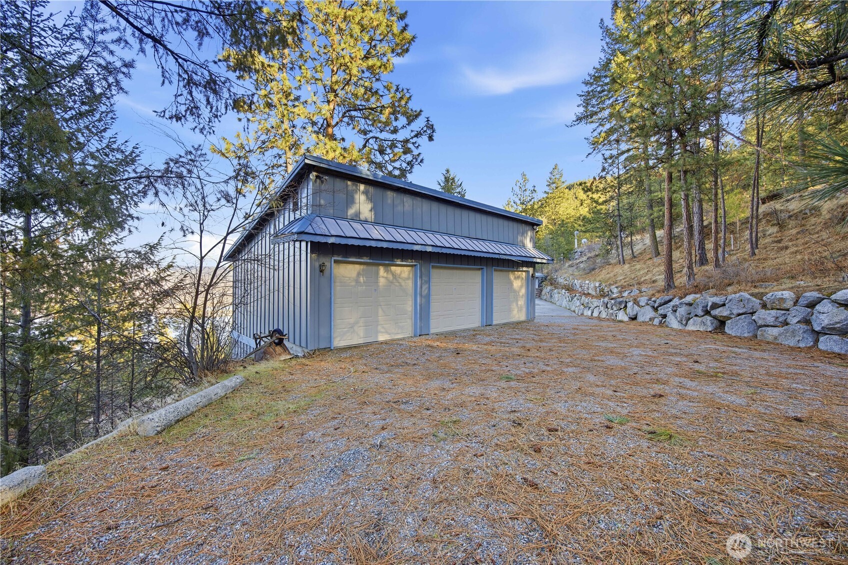 985 Guffy Road Property Photo 29