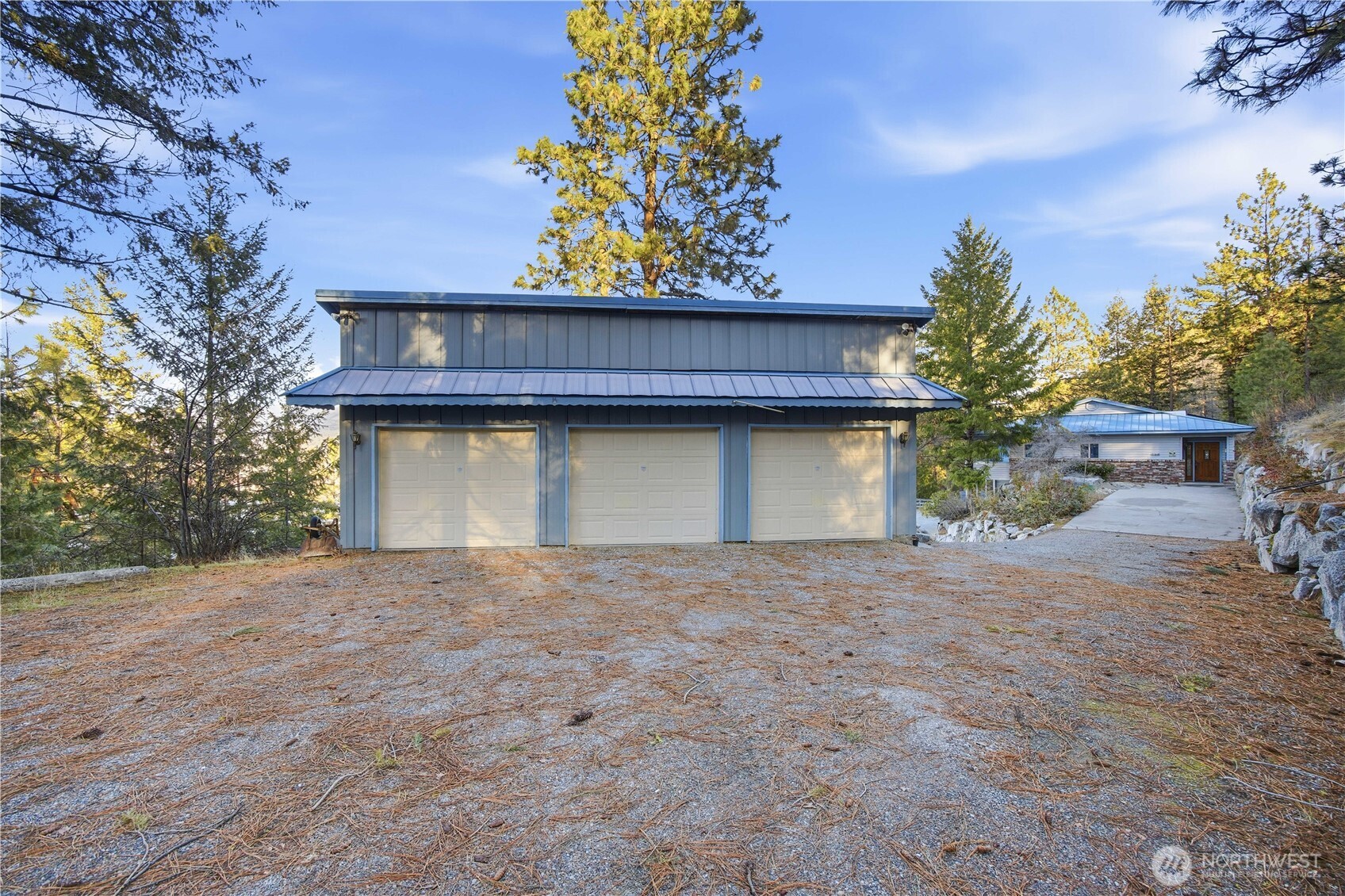 985 Guffy Road Property Photo 30