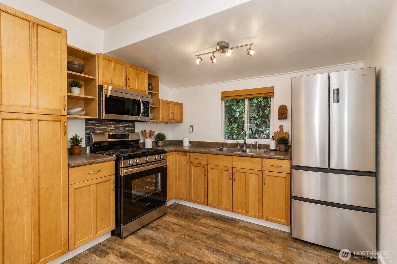 622 2nd Avenue Property Photo 8