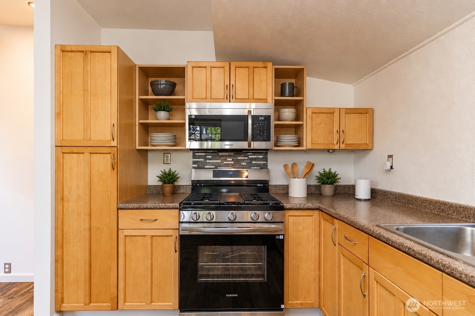 622 2nd Avenue Property Photo 9