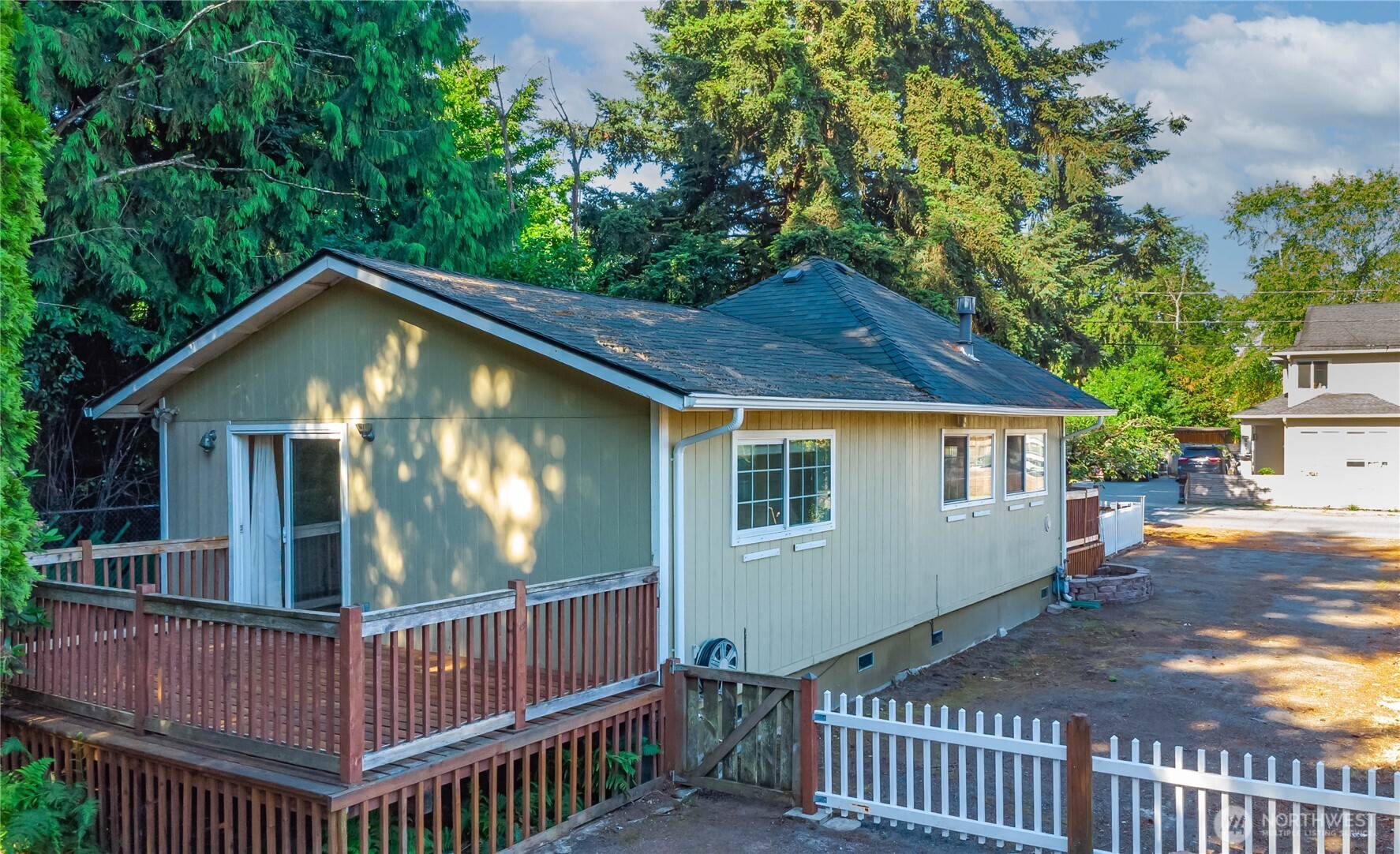 622 2nd Avenue Property Photo 22