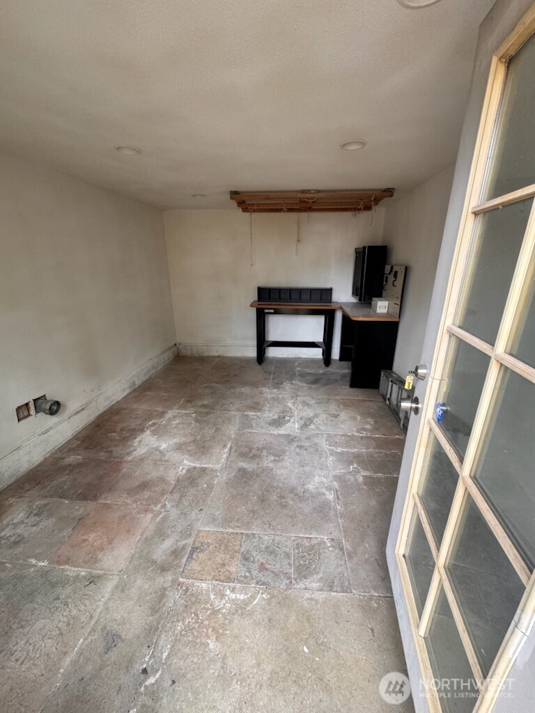 622 2nd Avenue Property Photo 27