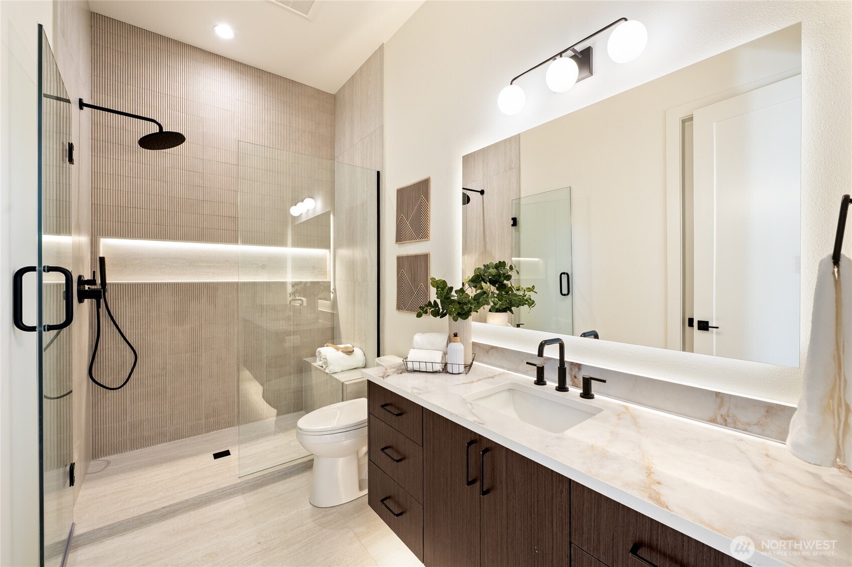 1301 Leighton Street Property Photo 7