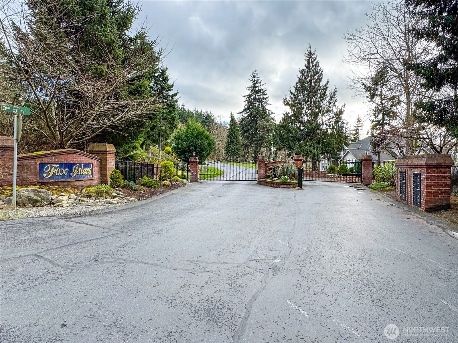468 3rd Court Property Photo 4