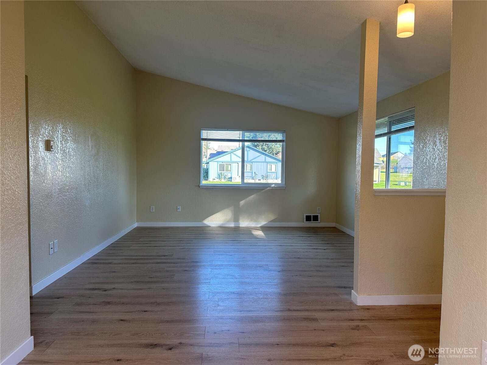 638 Bavarian Lane Property Photo 8