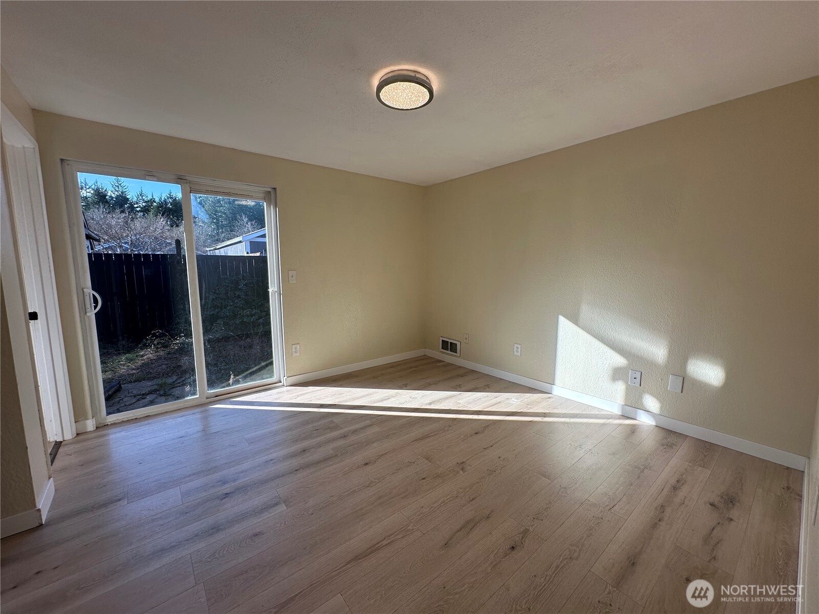 638 Bavarian Lane Property Photo 14