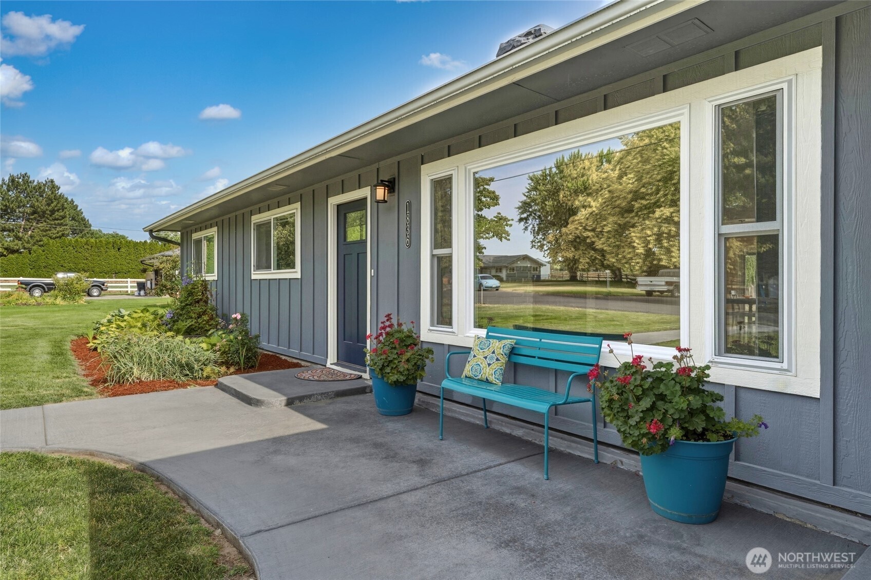 1836 Pike Place Property Photo 2