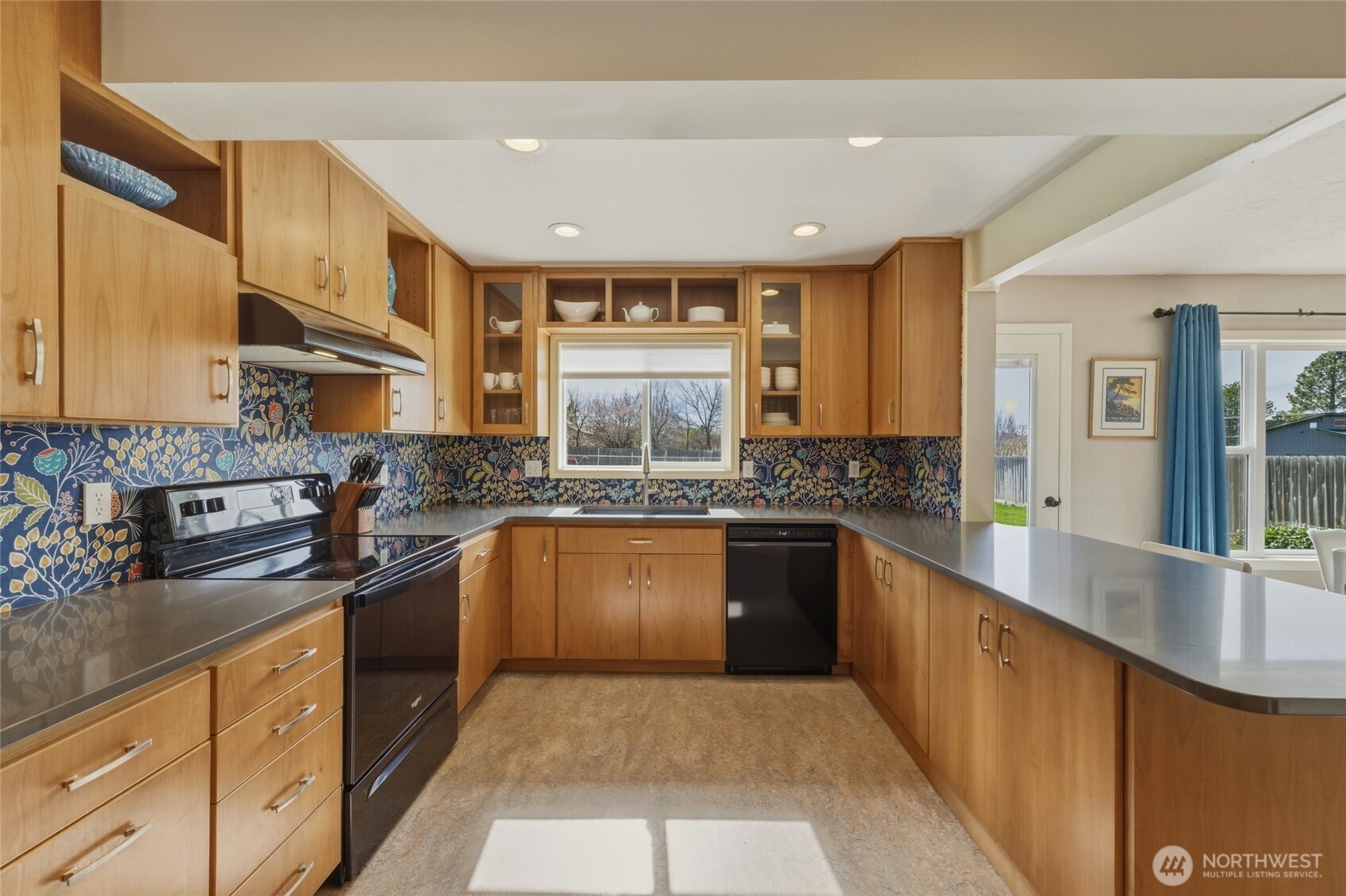 1836 Pike Place Property Photo 9