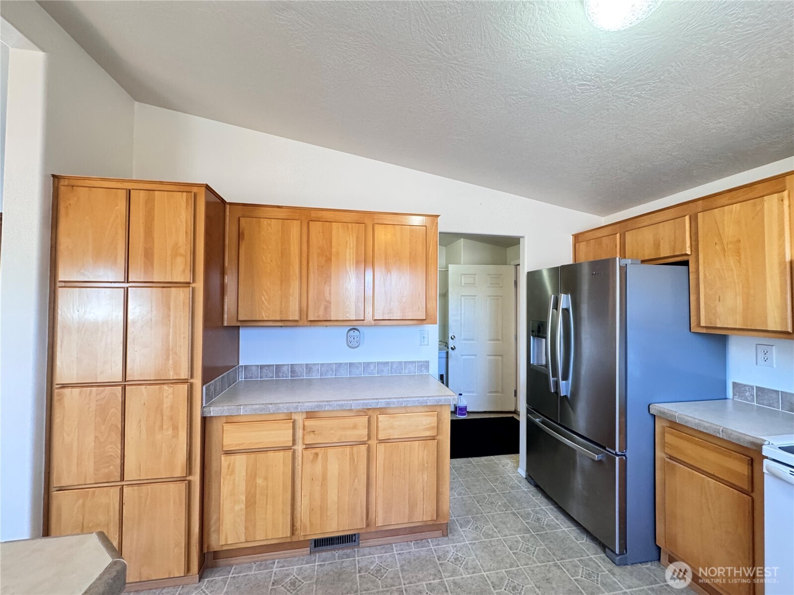 528 N 7th Avenue Property Photo 8