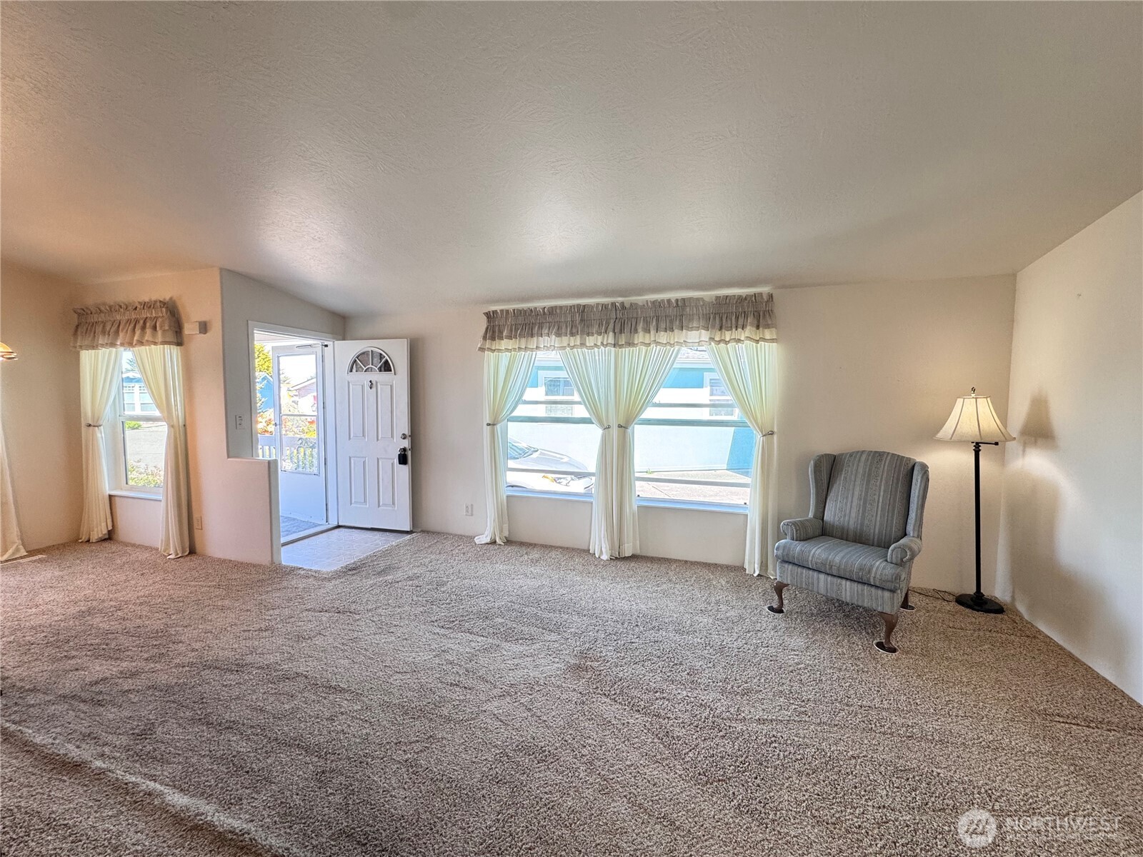 528 N 7th Avenue Property Photo 9
