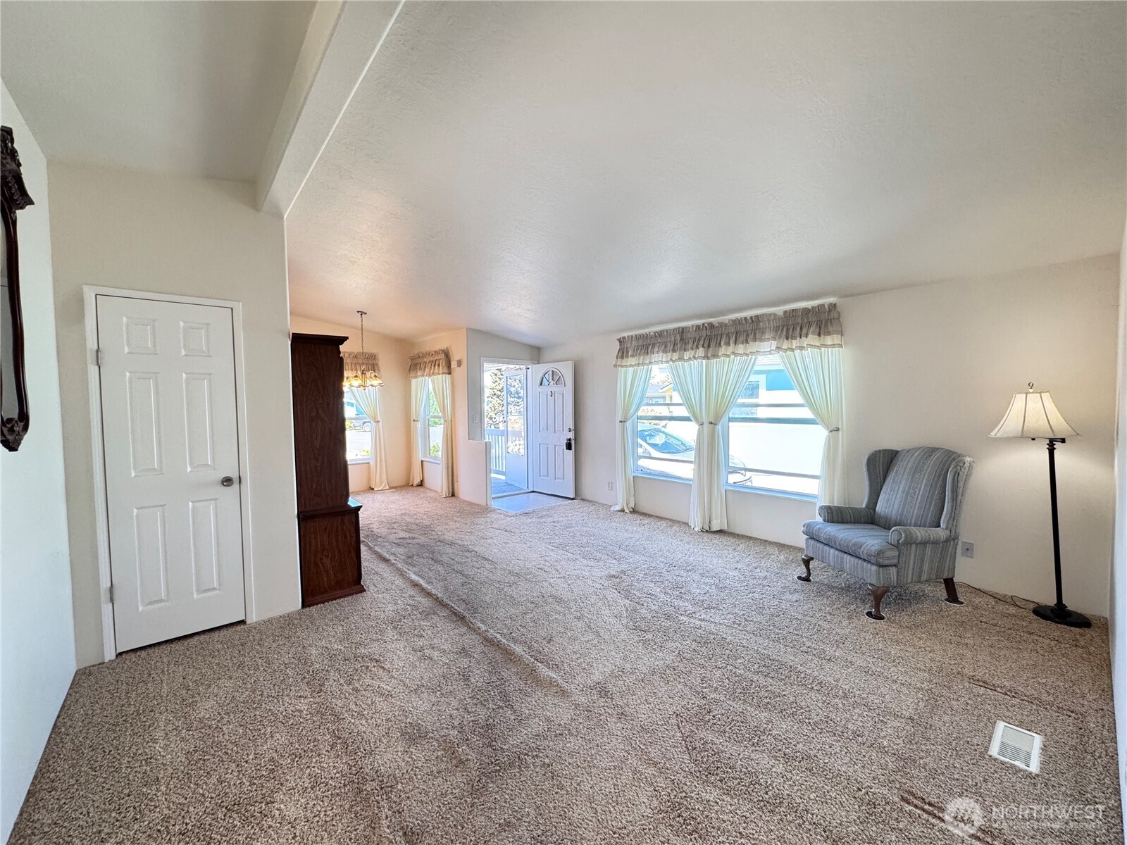 528 N 7th Avenue Property Photo 10