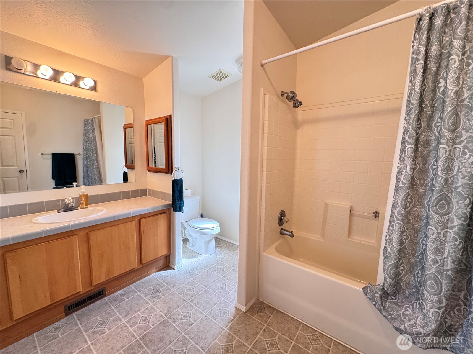 528 N 7th Avenue Property Photo 13
