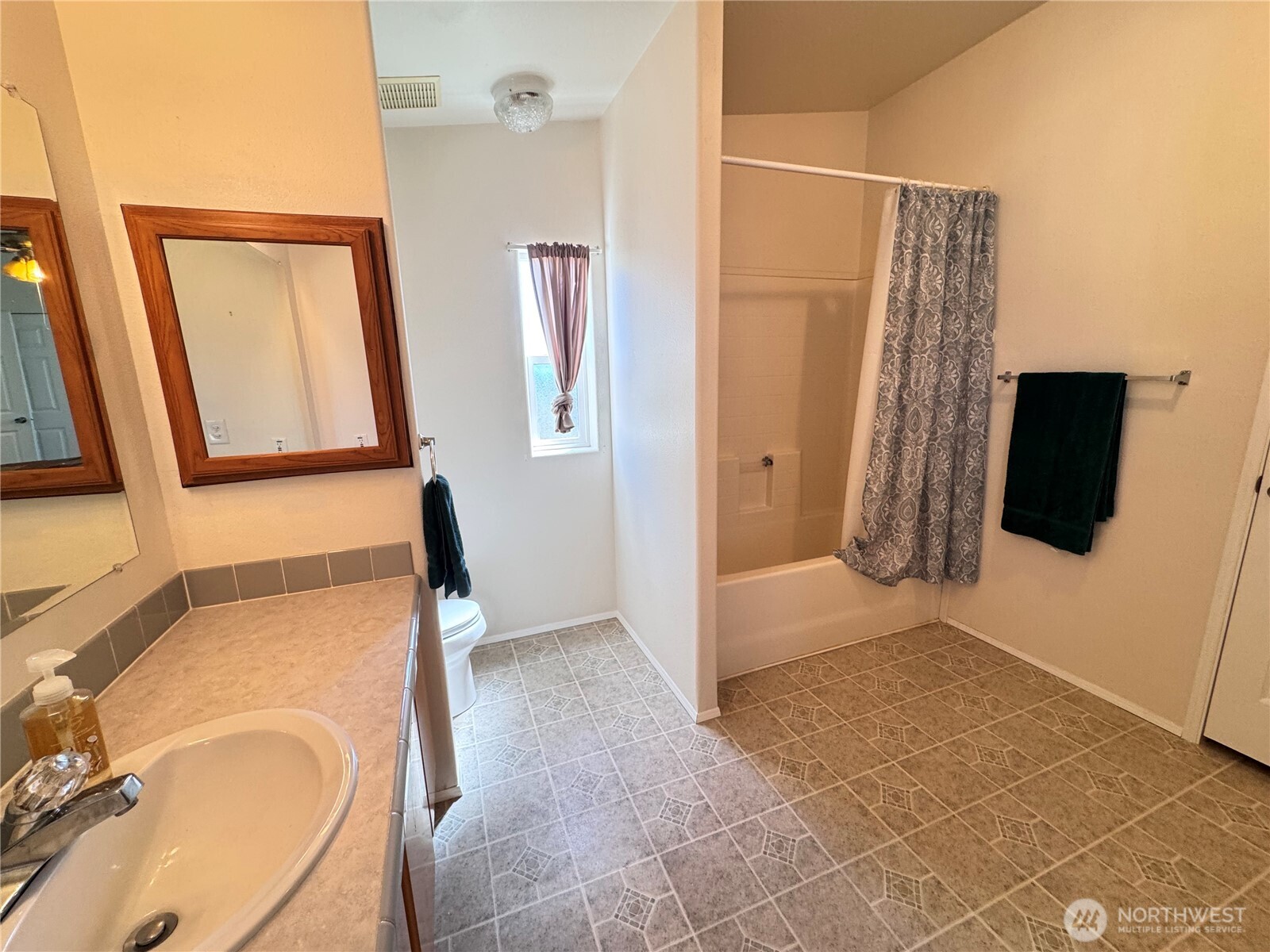 528 N 7th Avenue Property Photo 14