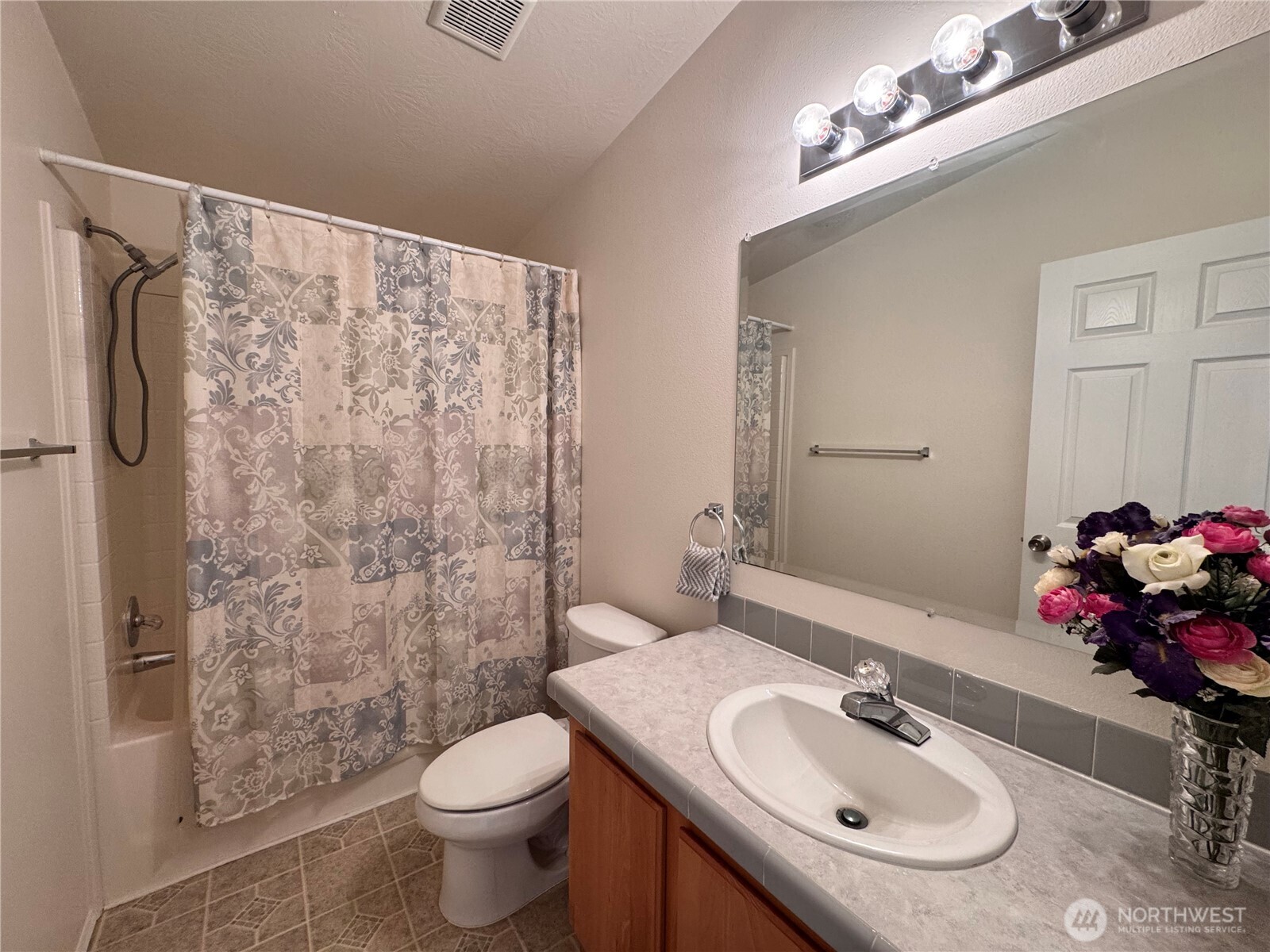 528 N 7th Avenue Property Photo 18