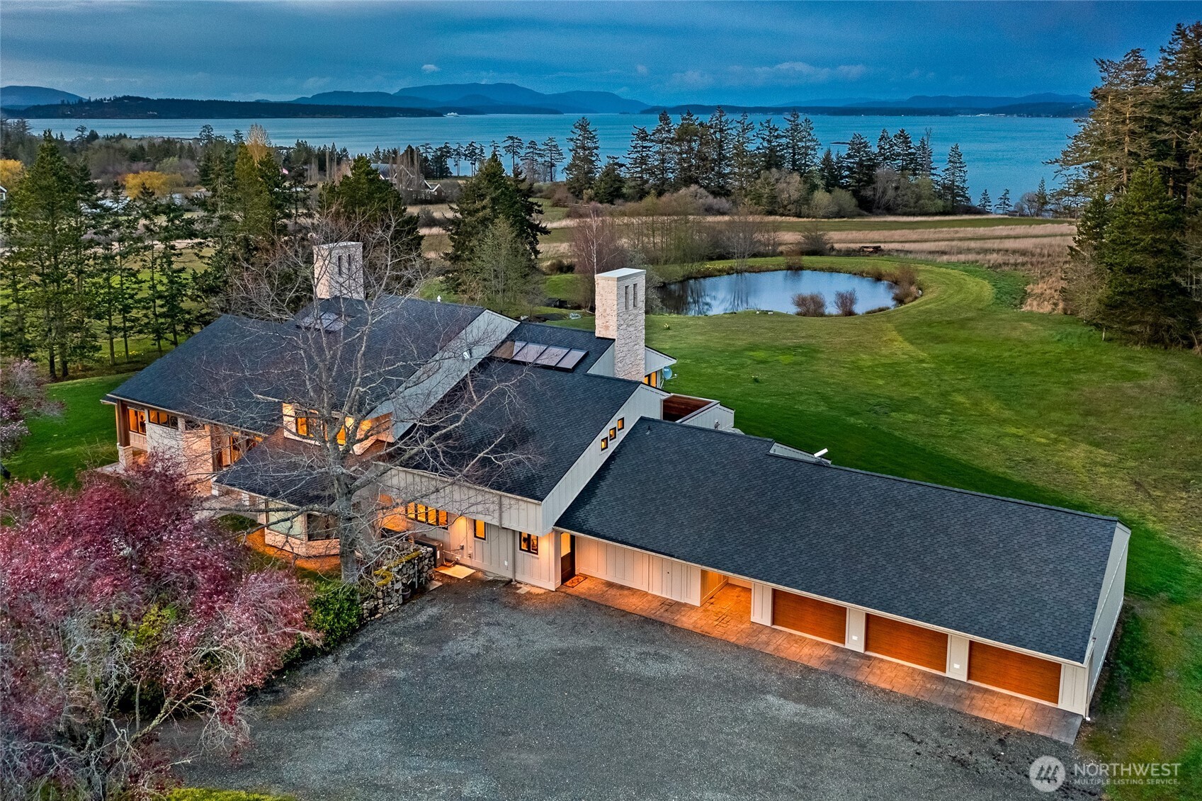 735 Rosler Road Property Photo 4