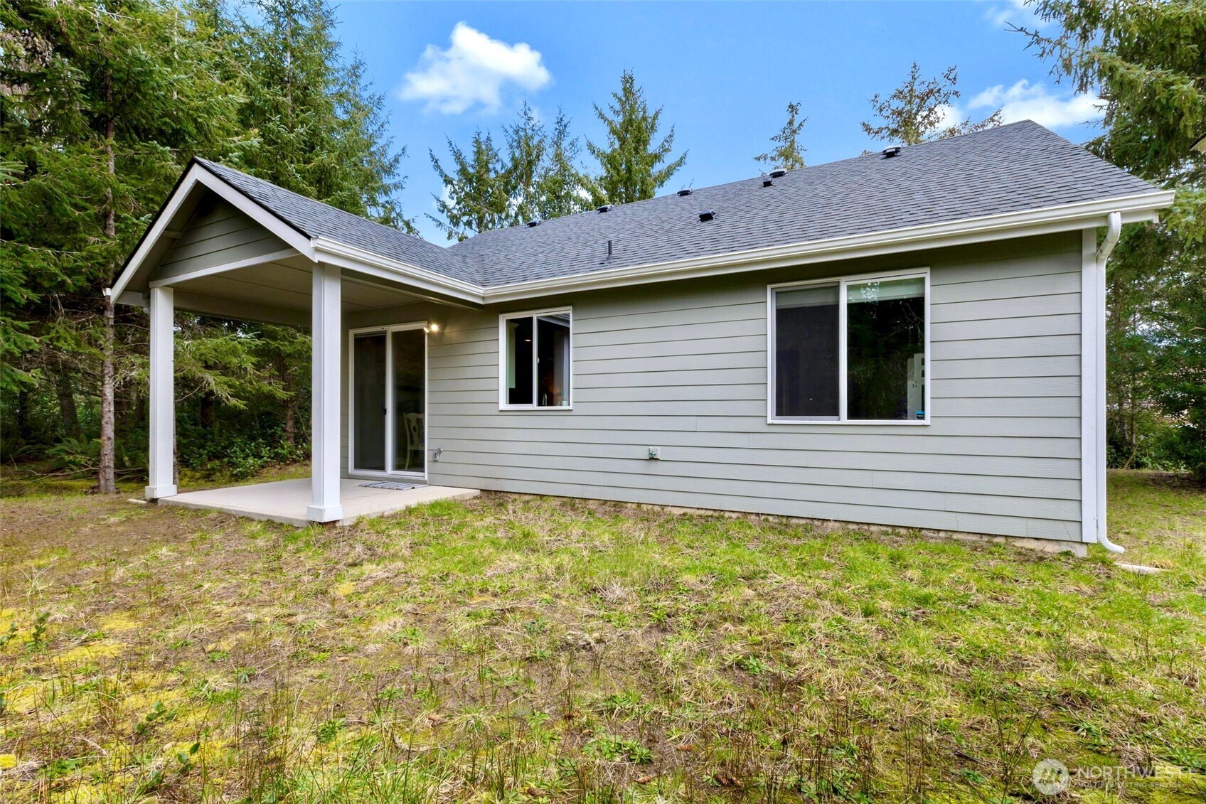 136 Spruce Loop Property Photo 18