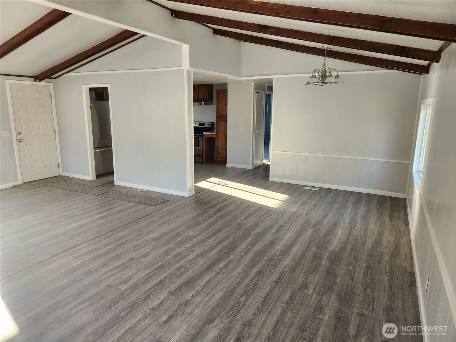 2958 Mountain View Road F Property Photo 4