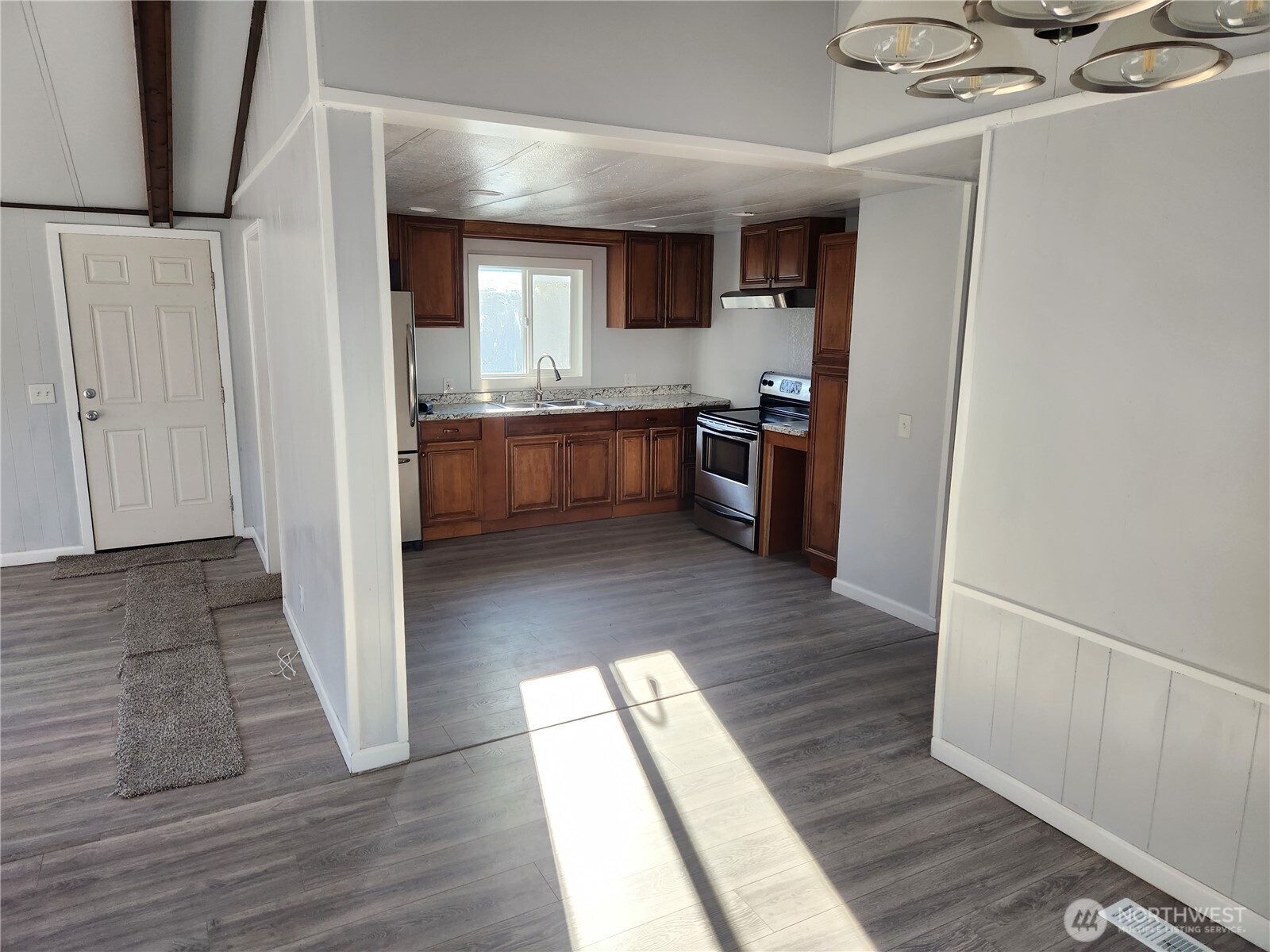 2958 Mountain View Road F Property Photo 6