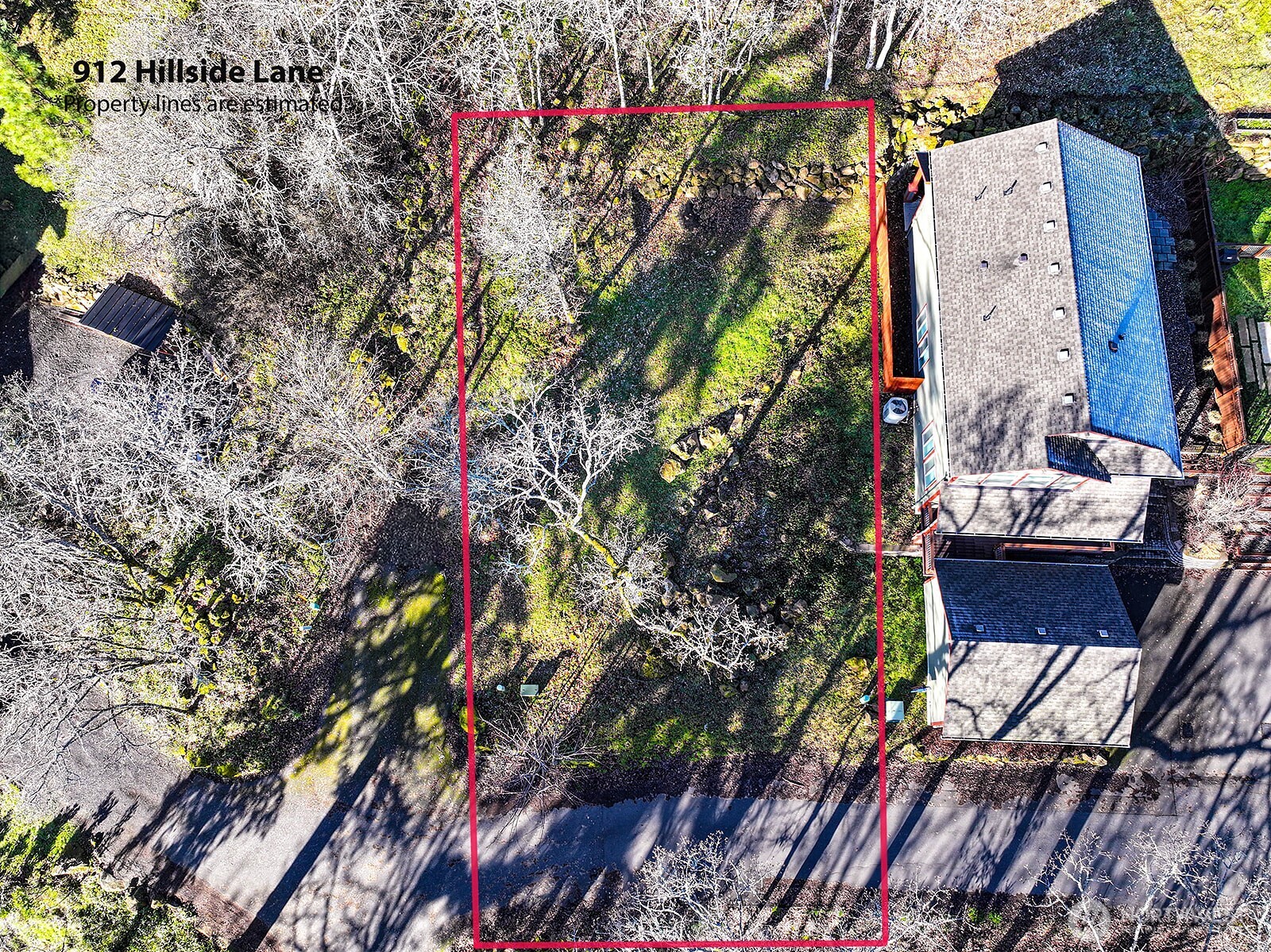 912 Hillside Lane Property Photo 2