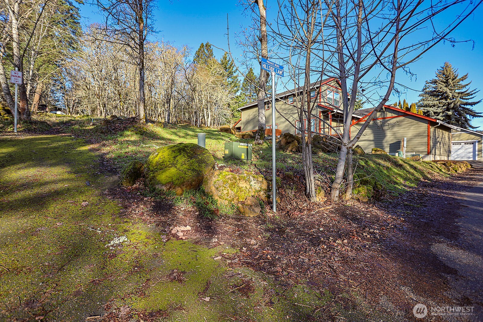 912 Hillside Lane Property Photo 9