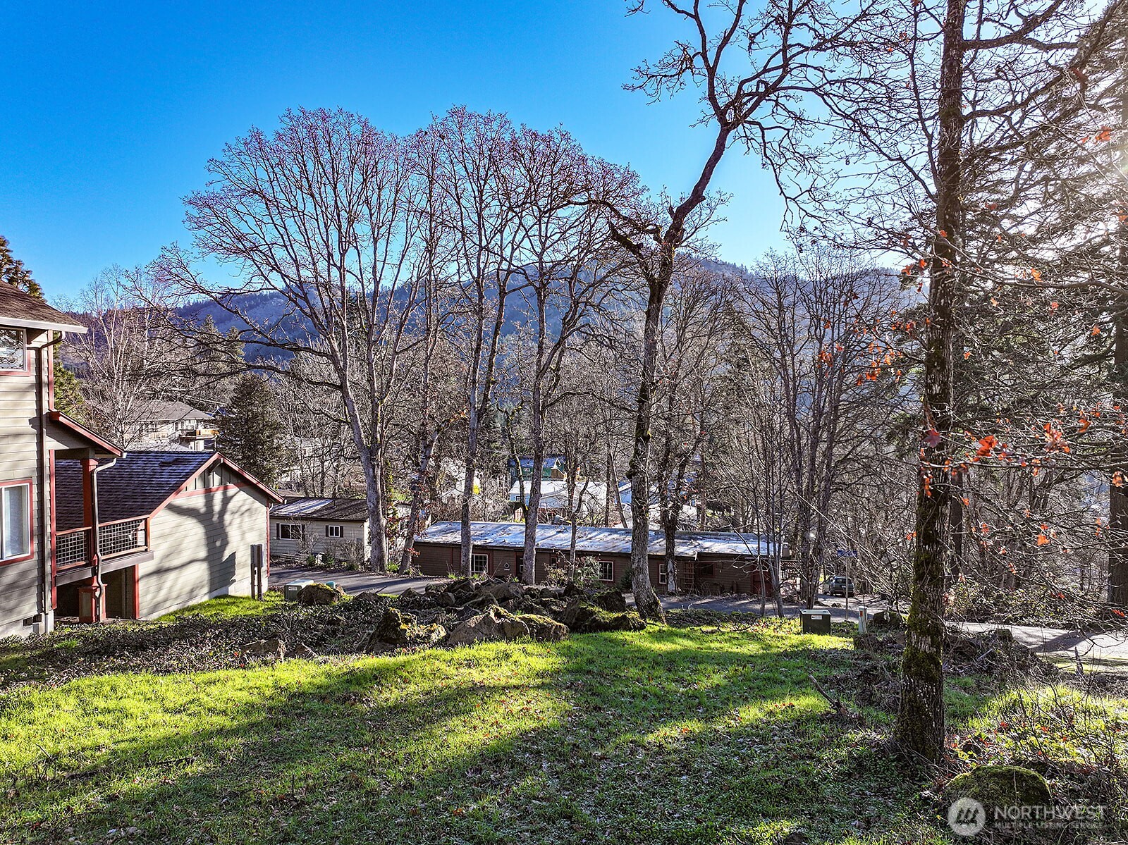 912 Hillside Lane Property Photo 11