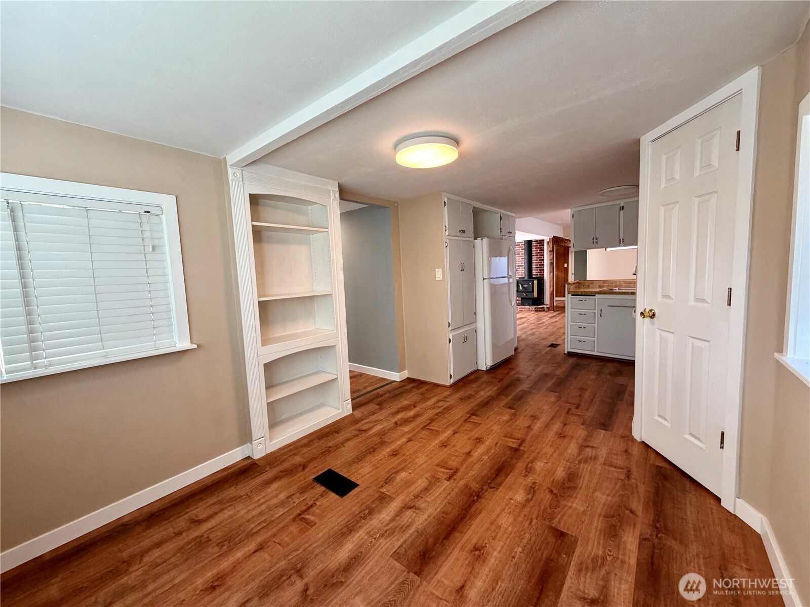 18501 52nd Avenue 6 Property Photo 5