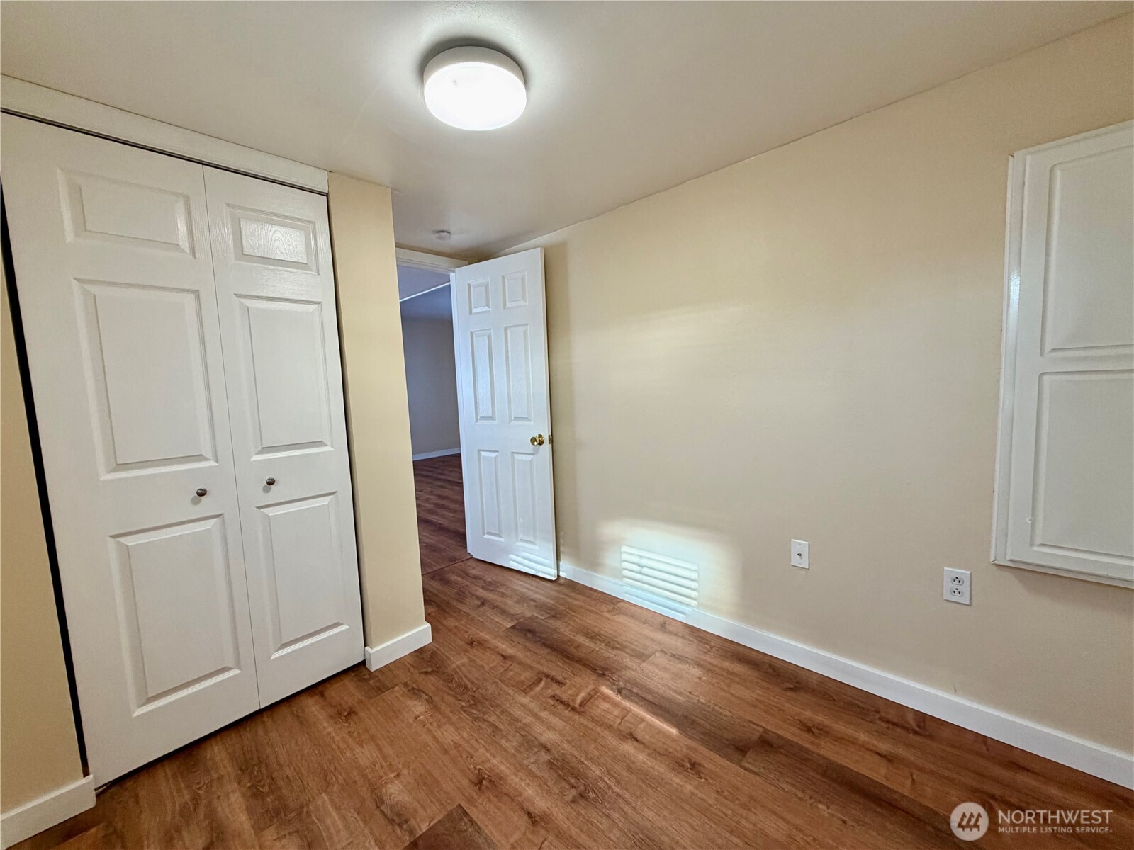 18501 52nd Avenue 6 Property Photo 19