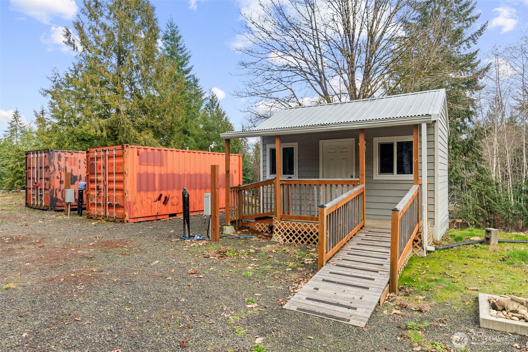21 W Prairie Loop Road Property Photo 1