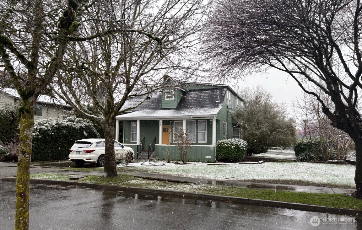 621 Houser Way Property Photo 1