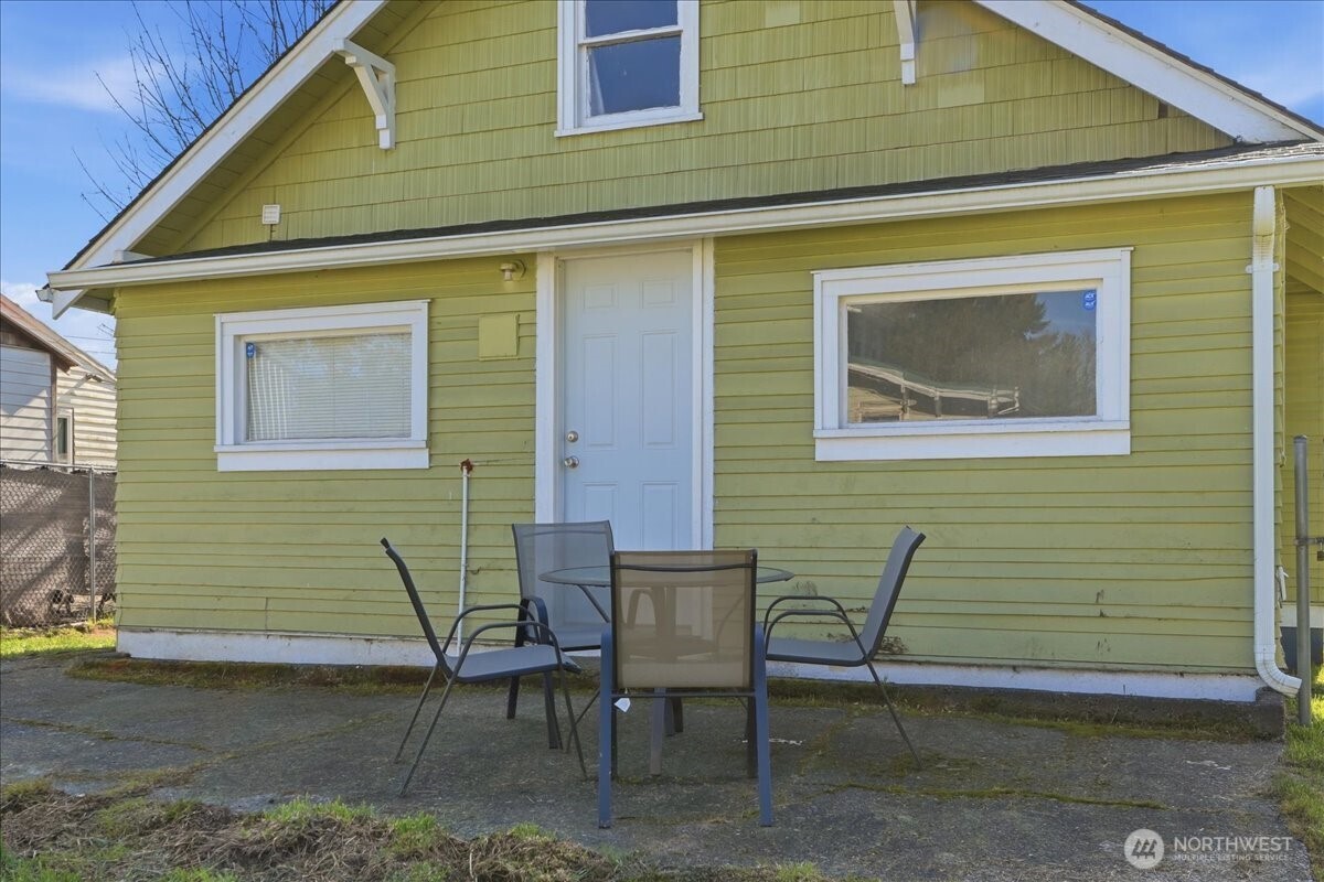 331 100th Street Property Photo 21