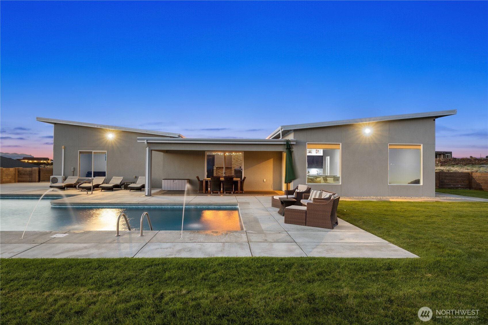 439 Airport Way Property Photo 31