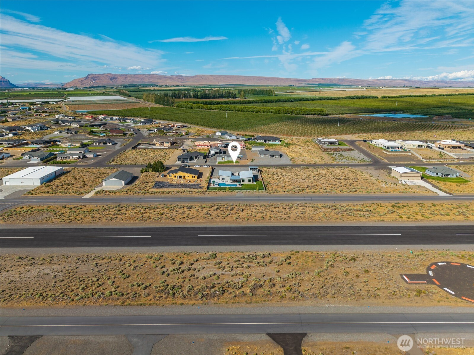 439 Airport Way Property Photo 39