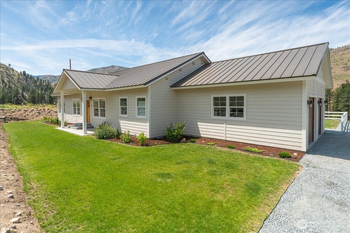 87 Burma Road Property Photo 4