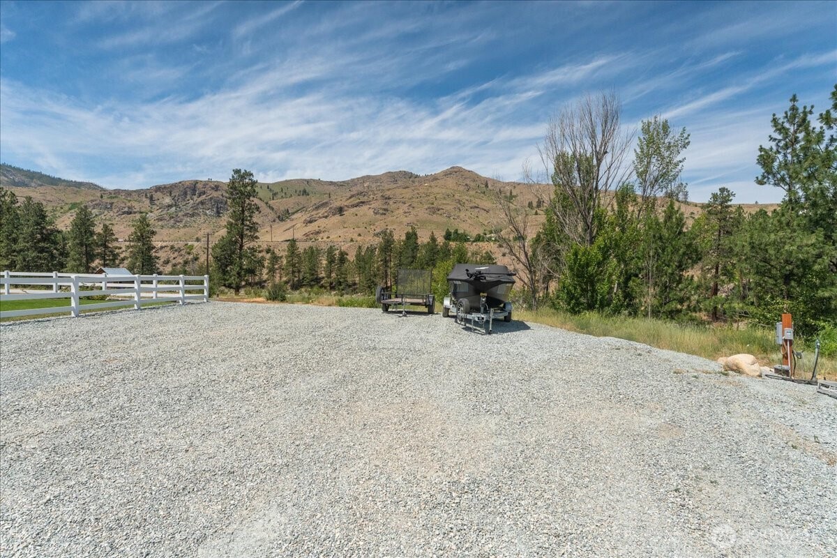 87 Burma Road Property Photo 5
