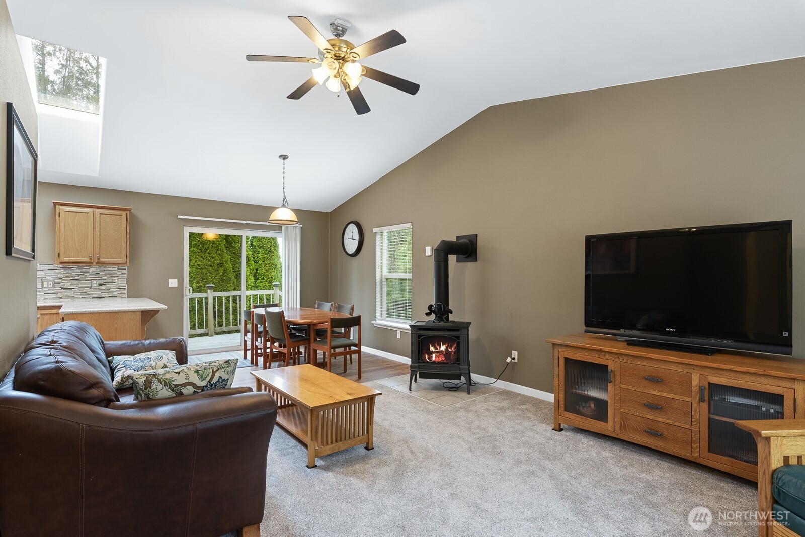 2245 Se Camano Drive Property Photo 4