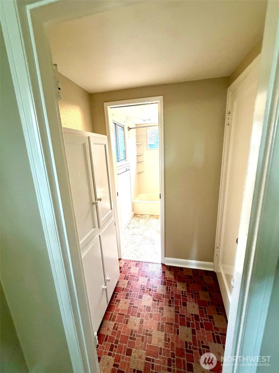 8727 Moreland Avenue Property Photo 11