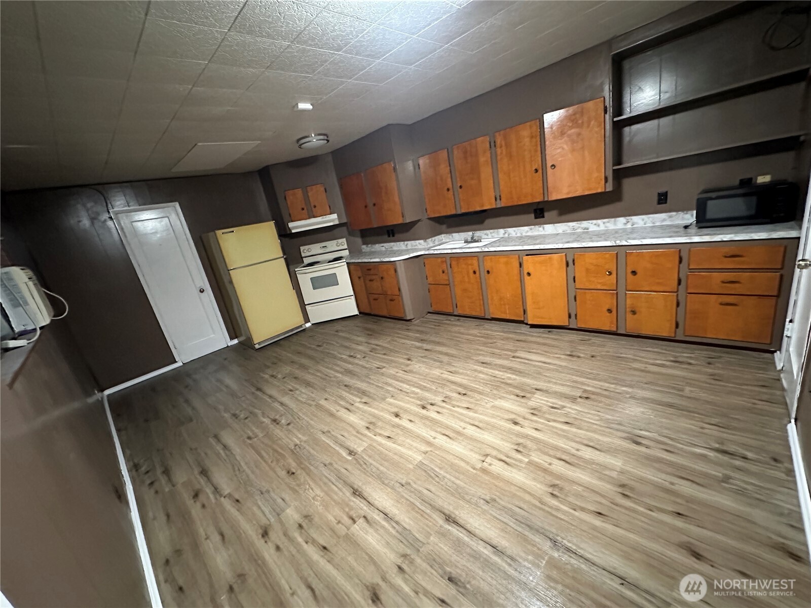 616 Columbia Avenue Property Photo 9