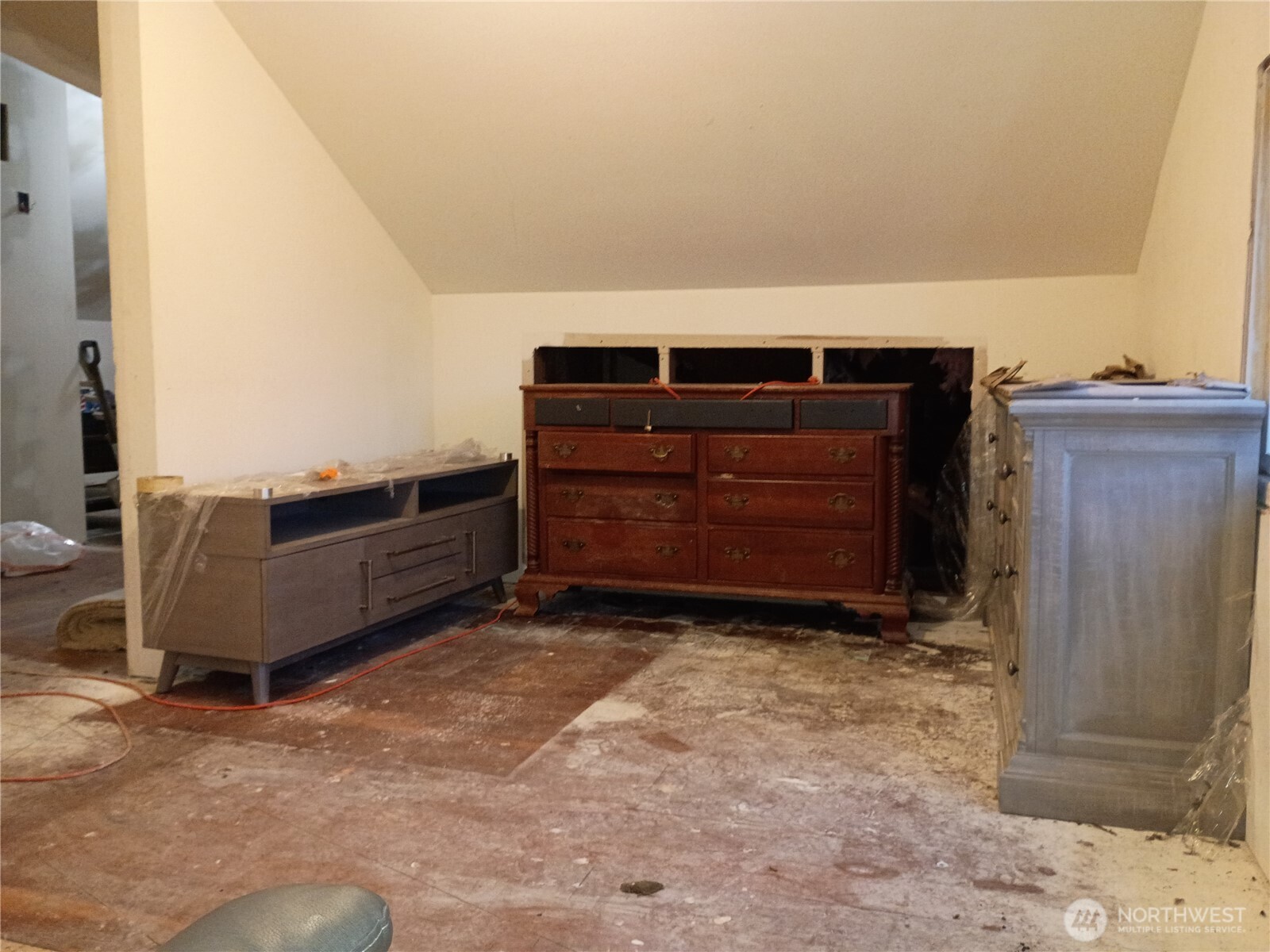 20968 Broadway Street Property Photo 3