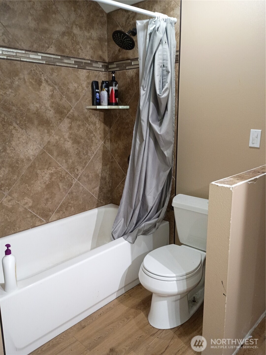 20968 Broadway Street Property Photo 5