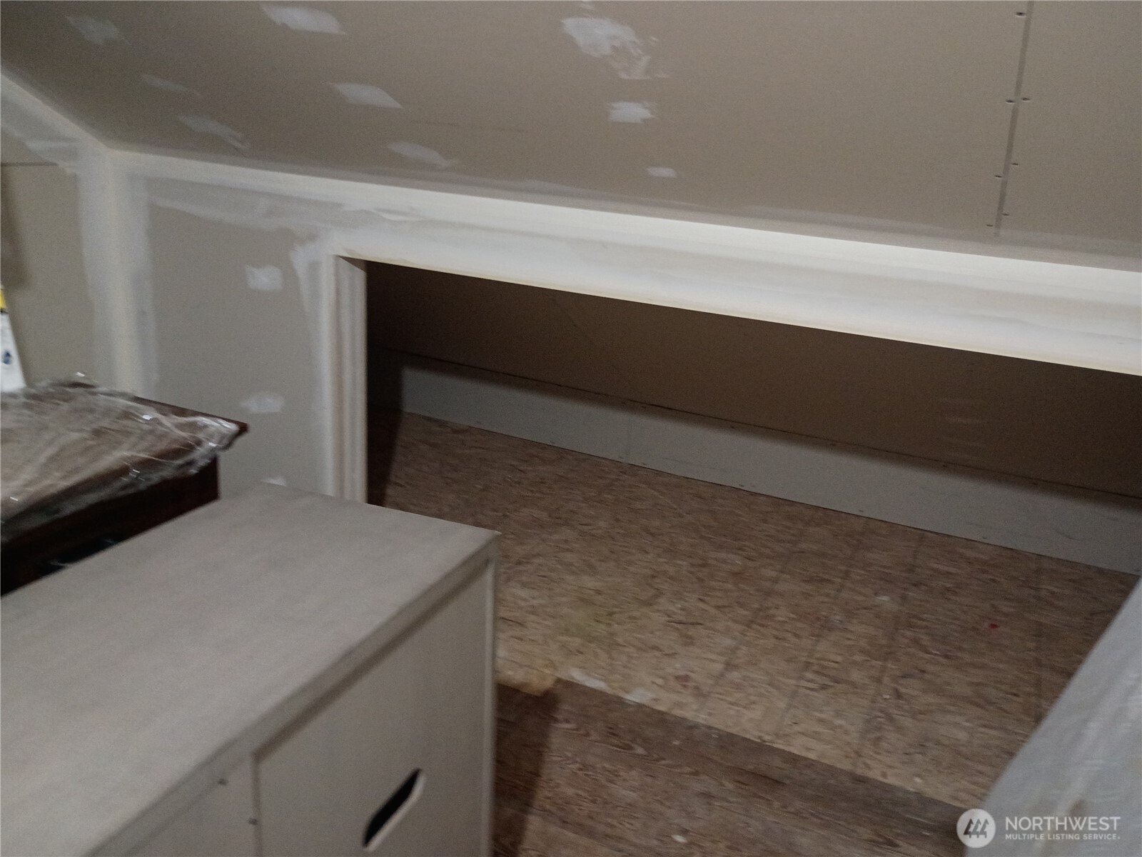 20968 Broadway Street Property Photo 8