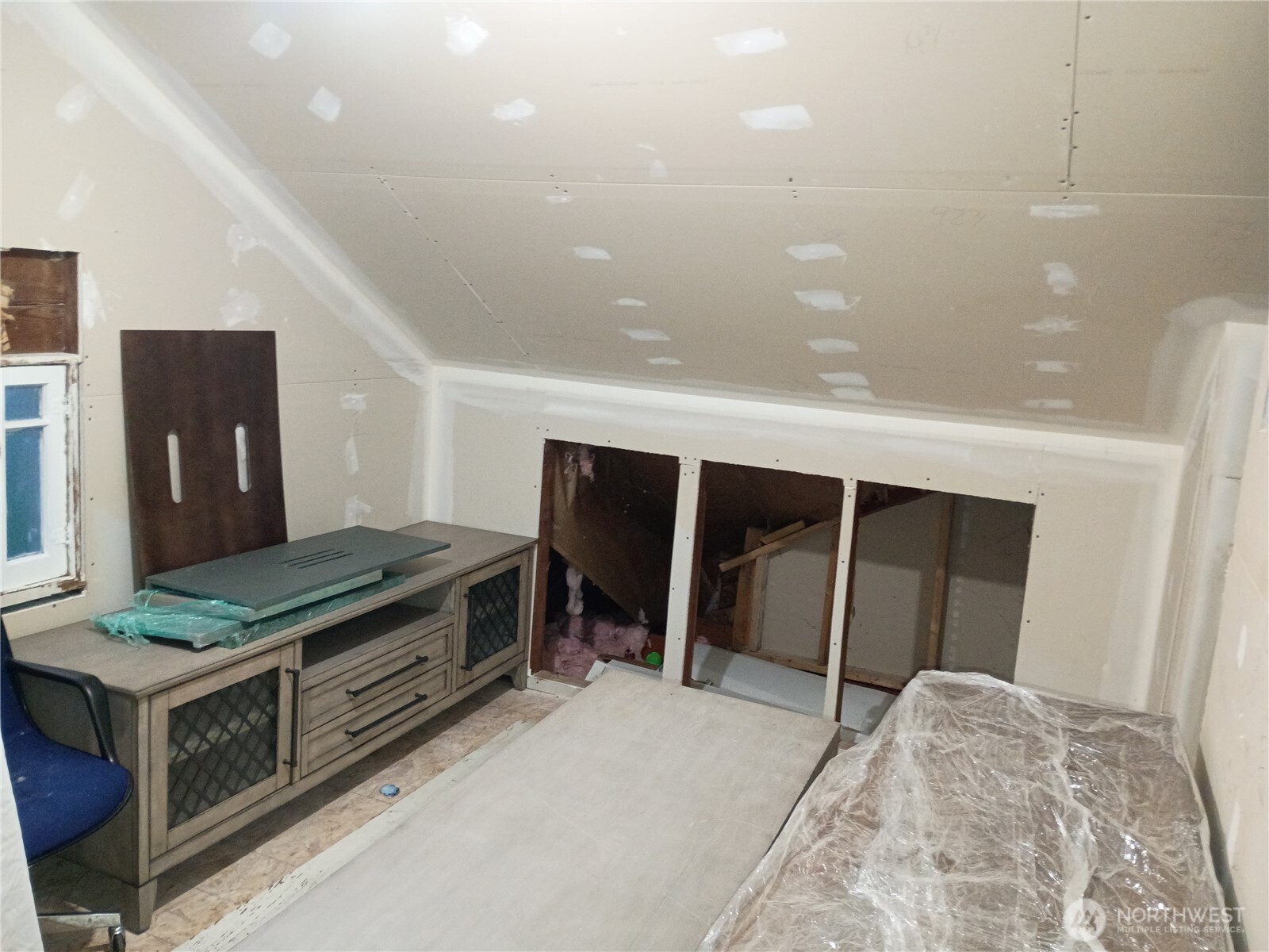 20968 Broadway Street Property Photo 9