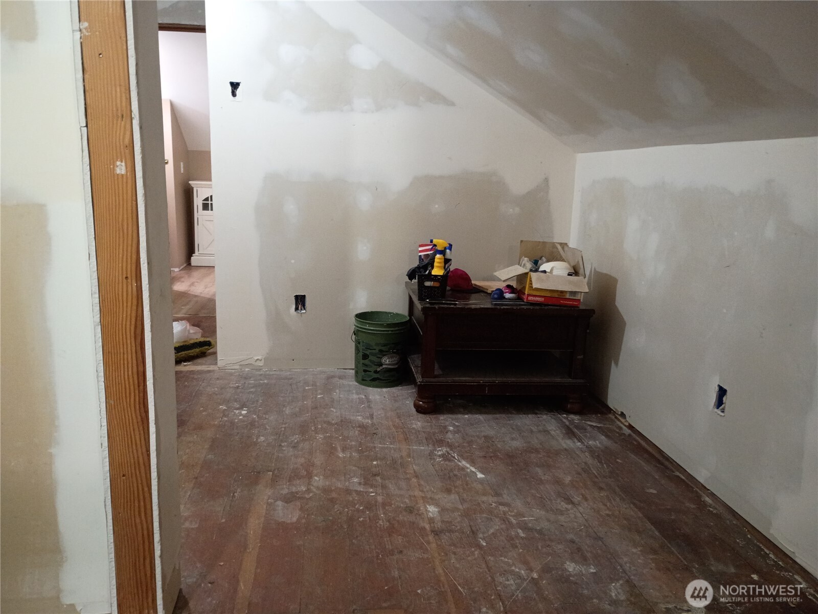 20968 Broadway Street Property Photo 17