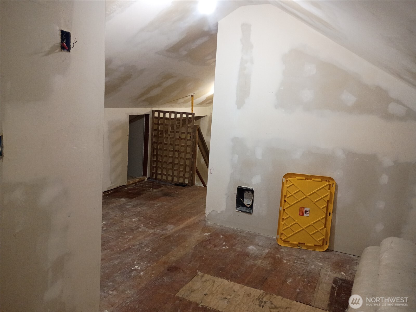 20968 Broadway Street Property Photo 20