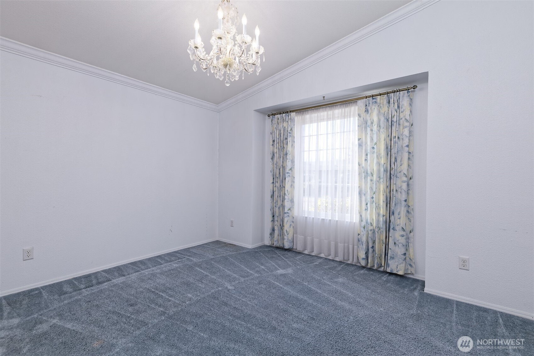 6 Noel Lane Property Photo 8